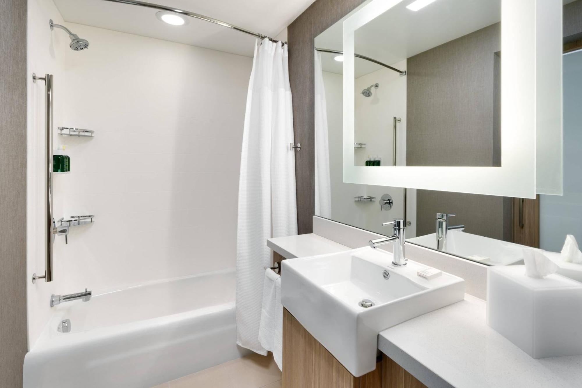 Springhill Suites By Marriott Salt Lake City Sugar House Bagian luar foto